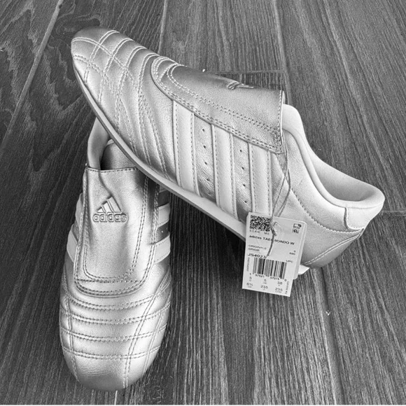 Adidas Taekwondo Metallic Silver with Ivory Stripes Athletic Shoes size 6.5 - Picture 6 of 15
